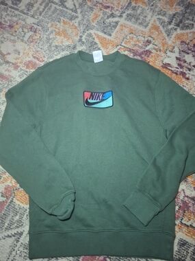 Nike Men's Olive Green Crewneck Sweatshirt